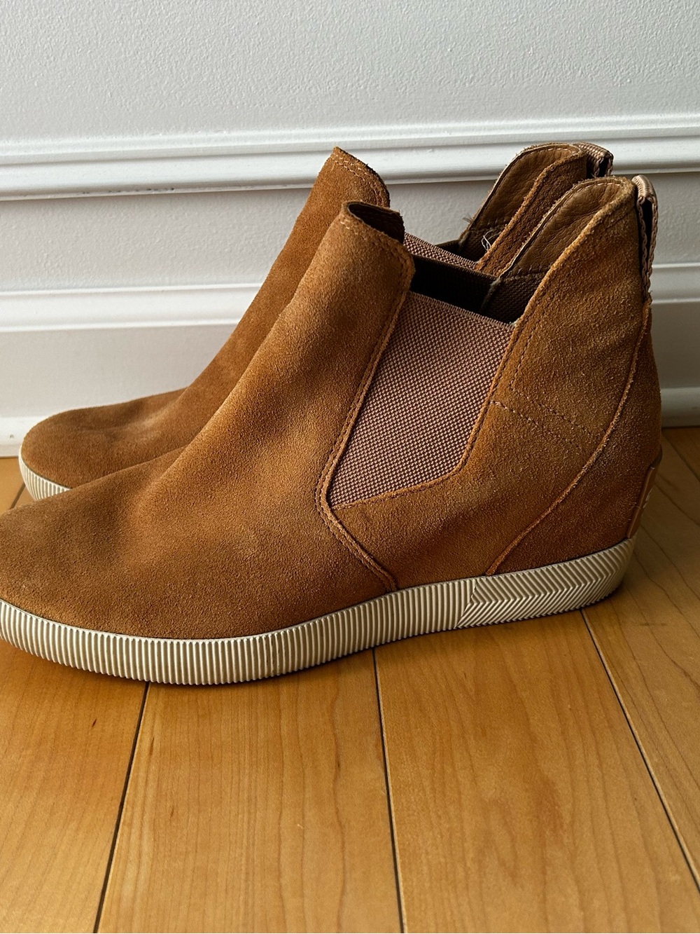 Sorel Women's Suede Wedge Slip-On Bootie - Chestnut